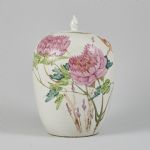 1471 6481 VASE AND COVER